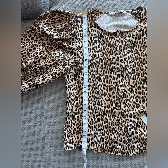 Zara Leopard Print Puff Sleeve Button Blouse - Size Small
Brand new no tag - Picture 7 of 12